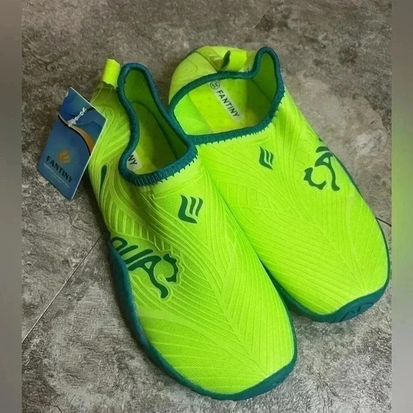 NWT Fantiny water shoes, size 35 or US 3 - Picture 1 of 5